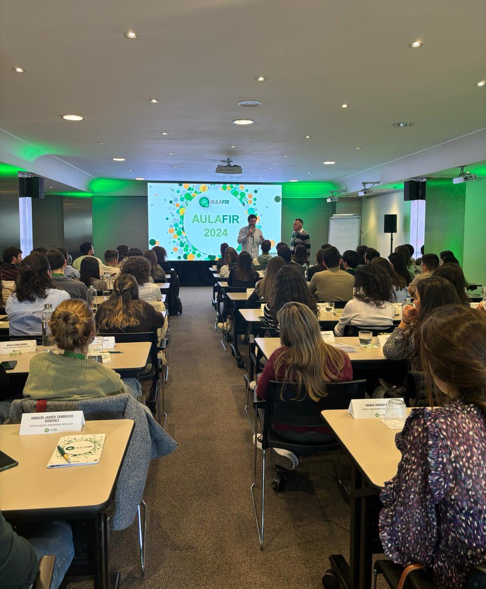 ↪️De vuelta en otra edición de #AulaFir, con cada una más ganas de volver a la siguiente. 

Gracias <a href="/Ribassalajosep9/">J. Ribas</a> <a href="/JosepBastida/">Josep A Bastida Sala</a> <a href="/pepajeniu/">Pepa M. Jeniu</a> y Rafa por la invitación y por vuestro cariño. 

Y una vez más repito, “Asómate co, a este precipicio, verás niños prodigio”.