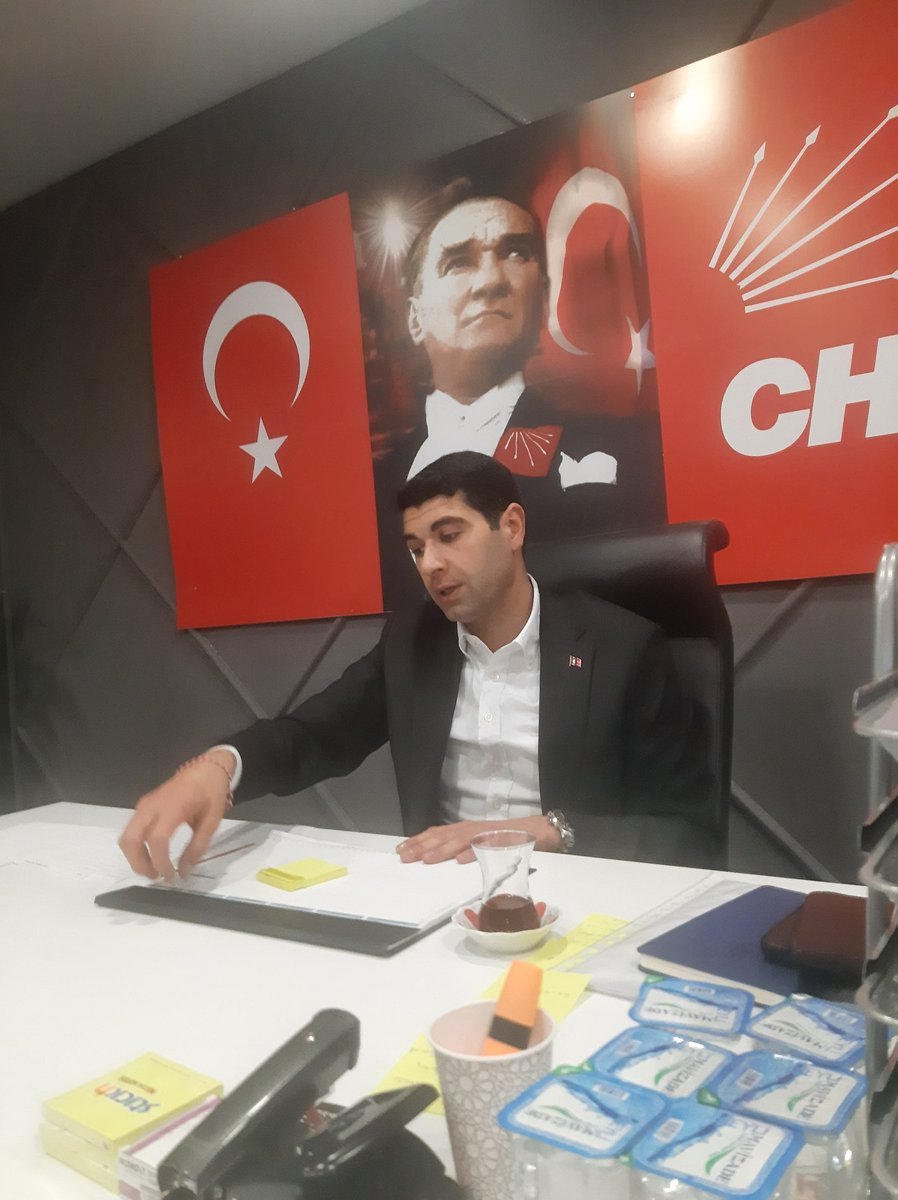 Avcilarelele's tweet photo. Gençliği ,enerjisi, heyecanı ile Avcıların geleceğine umut olan  CHP belediye başkan adayı sn. Utku Caner Çaykara ve ekibine   nazik daveti ve samimi karşılaşmalarından dolayı yürekten teşekkürlerimizi sunuyoruz #avcilarelele #DepremiUnutmaUnutturma #avcilar https://t.co/Ptc17i6KyZ