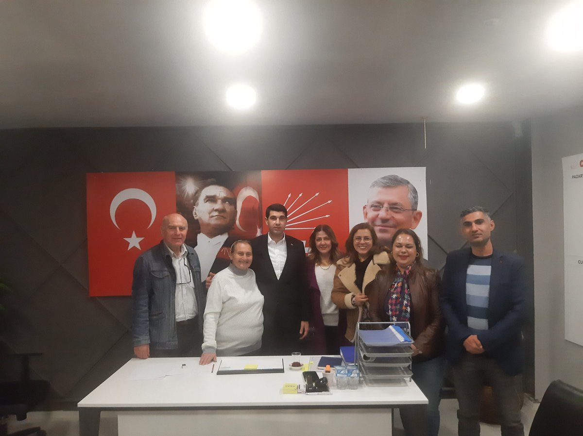 Avcilarelele's tweet photo. Gençliği ,enerjisi, heyecanı ile Avcıların geleceğine umut olan  CHP belediye başkan adayı sn. Utku Caner Çaykara ve ekibine   nazik daveti ve samimi karşılaşmalarından dolayı yürekten teşekkürlerimizi sunuyoruz #avcilarelele #DepremiUnutmaUnutturma #avcilar https://t.co/Ptc17i6KyZ