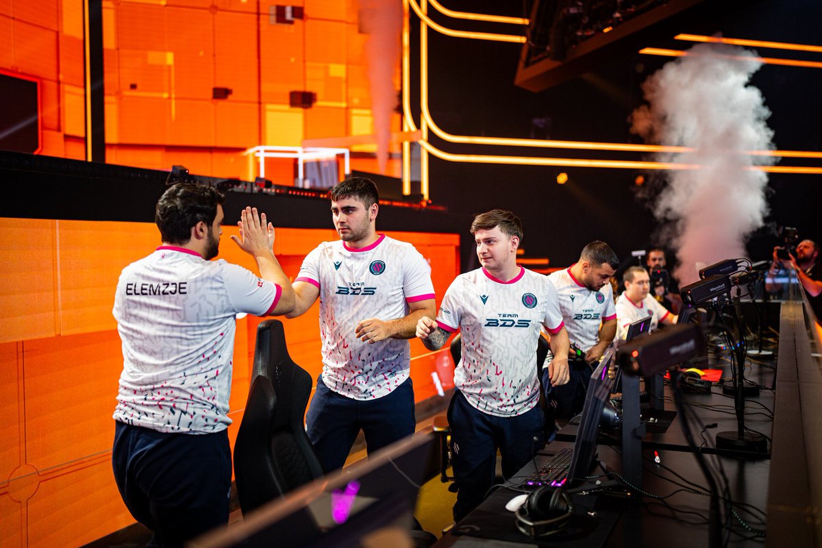 Siege_GG's tweet photo. Rainbow Six Siege joins the Esports World Cup

Read: https://t.co/1TnQnOUiag https://t.co/KNPPKJw5Bc