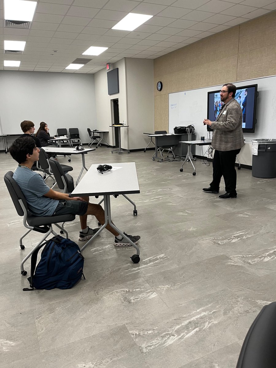 Excited to speak with students <a href="/StratfordSBISD/">Stratford HS</a> who are interested in Atlas Scholars! <a href="/SBISD/">Spring Branch ISD</a>