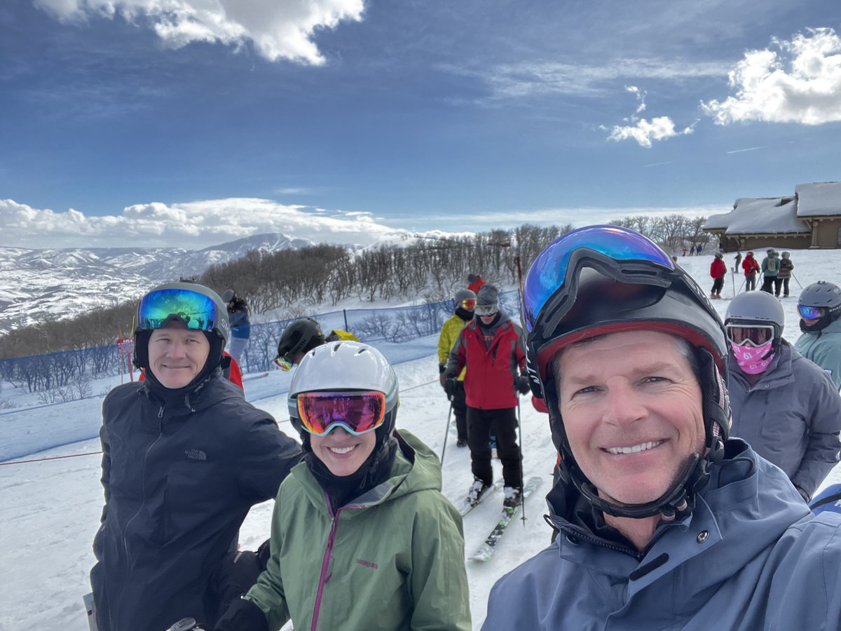 After a full day of networking, activities and amazing food, it was nice to end #powderland2024 at <a href="/SnowbasinResort/">Snowbasin Resort</a>!

#cre deals get done on the chairlift!