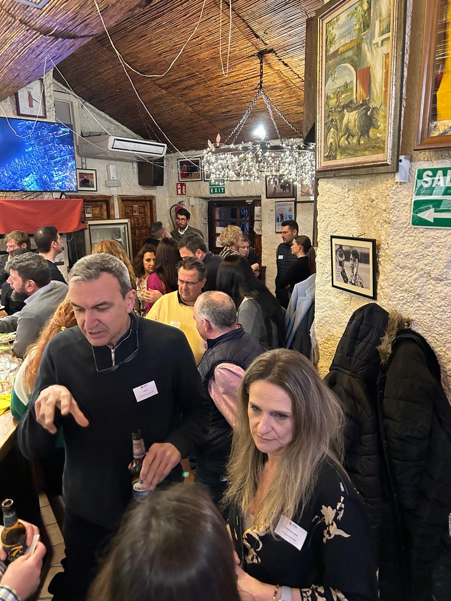 ACENOMA's tweet image. Ayer nos reunimos más de 40 empresarios en un nuevo #networking  para intercambiar experiencias entre profesionales, enriquecernos mutuamente y generar nuevas oportunidades de negocio.

#Sanse #sanse4business #negocios #sinergias #SanSebastiándelosReyes #madridnetwork