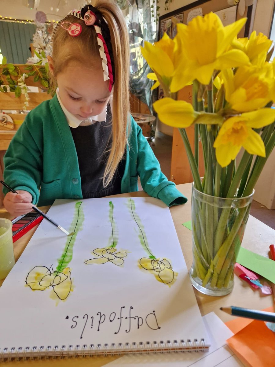 ALCroseheyworth's tweet photo. Spring has sprung and our little Nursery superstars have been busy painting beautiful daffodils @ALC3to16 https://t.co/l8HJy4CkEc