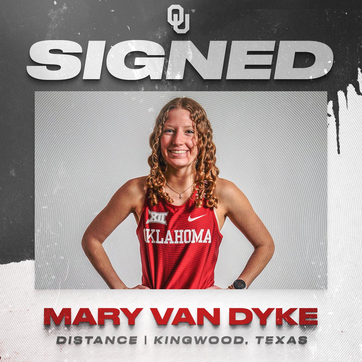 OU_Track's tweet photo. 𝐒𝐢𝐠𝐧𝐞𝐝 with the #Sooners ✍️

Excited to introduce our newest addition, Mary Van Dyke, to the OU family! Van Dyke, a 2023 Texas state cross country championships qualifier and two-time district champ, brings personal-best times of 4:58.00 in the 1600m and 17:58.21 in the 5K!  🏃‍♀️ 💨

#BoomerSooner ☝️