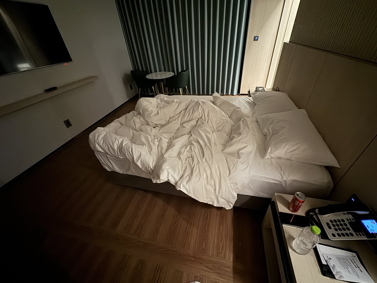 늦은시간 혼자 호텔이란 .. 울산
학생이있어야하는데 ㅠ