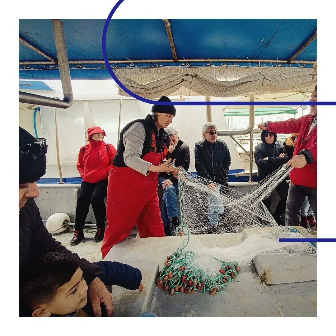 Turisme_Vinaros's tweet photo. 👣⚓ Aquest diumenge 10 de març és la teua última oportunitat per conèixer de primera mà les arts pesqueres i el port de #Vinaròs. 

😋🌊Fes-te amb els teus tiquets per a la visita guiada: Sabers i sabors de mar ➡️ https://t.co/mXpauUFmsv https://t.co/p2ClYbt4Dl