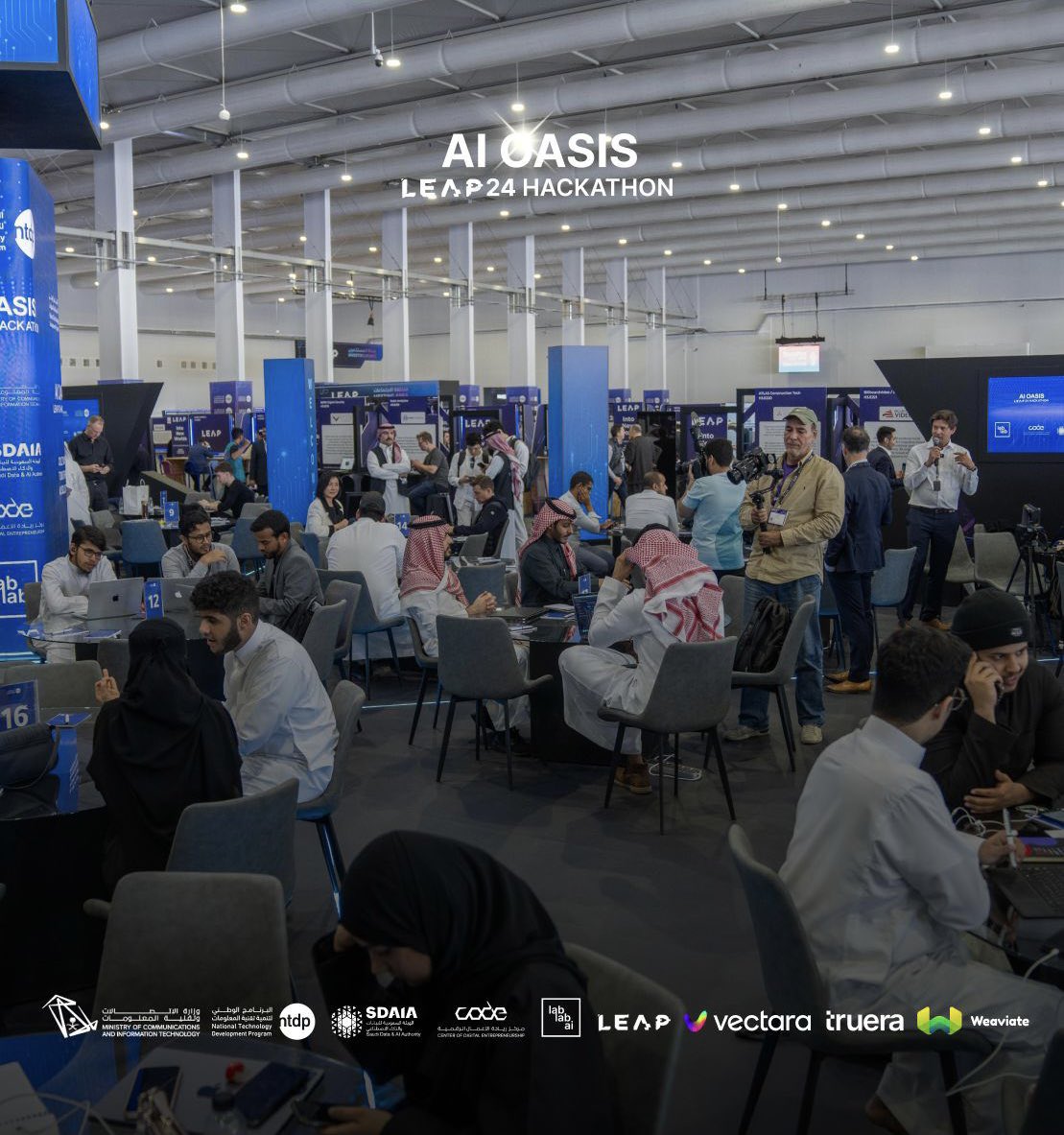lablab.mena (@lablabmena) on Twitter photo أكثر من 200 مشارك شغوف بالتقنية والذكاء الاصطناعي يتنافسون في هاكاثون AI Oasis للفوز بمنحة قدرها 150,000 ريال سعودي (~40,000 دولار أمريكي ) 💵
مقدمة من برنامج MVP Lab, <a href="/ntdpsa/">البرنامج الوطني لتنمية تقنية المعلومات</a>
لدعم وتطوير ابتكاراتهم 🚀 أكثر من 200 مشارك شغوف بالتقنية والذكاء الاصطناعي يتنافسون في هاكاثون AI Oasis للفوز بمنحة قدرها 150,000 ريال سعودي (~40,000 دولار أمريكي ) 💵
مقدمة من برنامج MVP Lab, <a href="/ntdpsa/">البرنامج الوطني لتنمية تقنية المعلومات</a>
لدعم وتطوير ابتكاراتهم 🚀