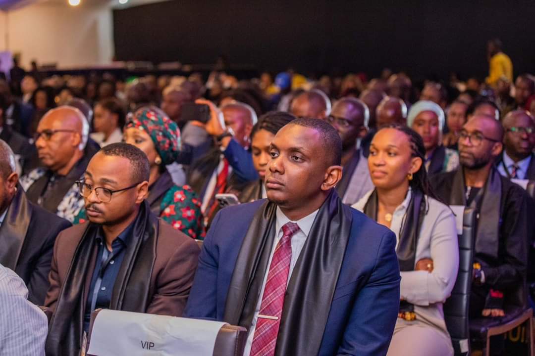 mouna_group's tweet photo. MouNa Group Technology, fournisseur officiel d'internet du 𝐆𝐮𝐢𝐧𝐞𝐚 𝐈𝐧𝐯𝐞𝐬𝐭𝐦𝐞𝐧𝐭 𝐅𝐨𝐫𝐮𝐦, #GUIF3.
A l'occasion de la cérémonie d'ouverture de ce forum, nous avons été honorés d'accueillir, M. Amadou Oury BAH, Premier Ministre, chef du gouvernement et sa délégation à notre stand, situé dans la salle d'exposition.
En tant que sponsor Gold de l'événement, nous comptons jouer un rôle clé aux côtés d'autres exposants dans la promotion de l'investissement en Guinée.
En soutien à l'atteinte des objectifs principaux, nous fournissons une connectivité Internet de qualité via fibre optique au comité d'organisation et aux participants, facilitant ainsi les diffusions en direct de l'événement sur les plateformes numériques dediées, certaines televisions ainsi que l'ensemble des salles de rencontres et d'échanges.
Nous comptons ainsi démontrer notre engagement envers le développement technologique de notre pays et notre volonté de soutenir les initiatives visant à renforcer l'accès à Internet pour tous les citoyens guinéens.
#MouNaGroup #MouNaFibre #MouNa #Finance #Investissement #Guinée