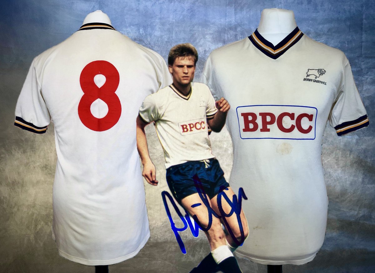 Just had a chat with Phil Gee, I always keep in touch with him, he is back at the club working on match days, in his tie and blazer, doing his corporate bit and has taken over from Kevin Wilson who has gone to Banbury.
I’m really pleased for him as he was left out in the cold,