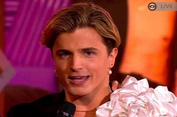 can’t believe sharon is banging on about how much she loves charles and camilla when princess diana is literally in the house with her #cbbuk