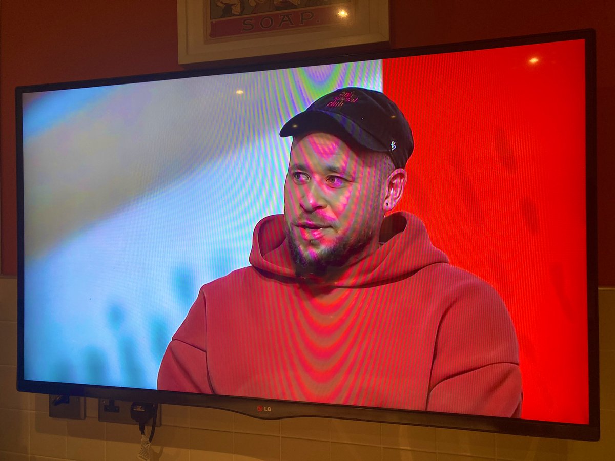 Love that Connor! The importance of focusing on “the essence of World Book Day” #LocalTalent #RfP <a href="/BBCWales/">BBC Wales 🏴󠁧󠁢󠁷󠁬󠁳󠁿</a> <a href="/connor_allen92/">KingCon™ 👑</a> <a href="/ClythaPrimary/">Clytha Primary</a>