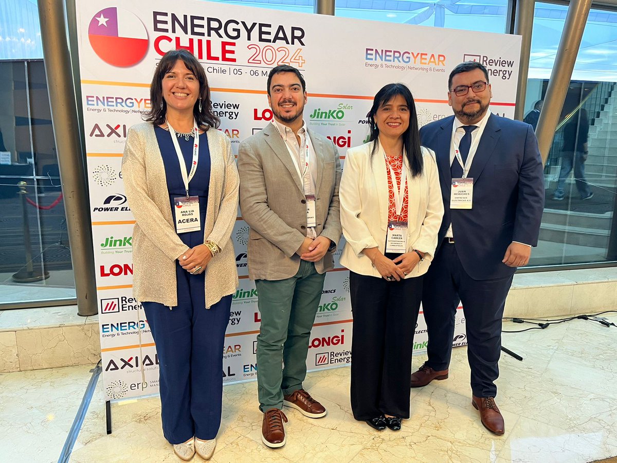 Hoy estuvimos en la primera jornada de #EnergyearChile2024 que contó con interesantes paneles y charlas junto a autoridades y expertos del sector.