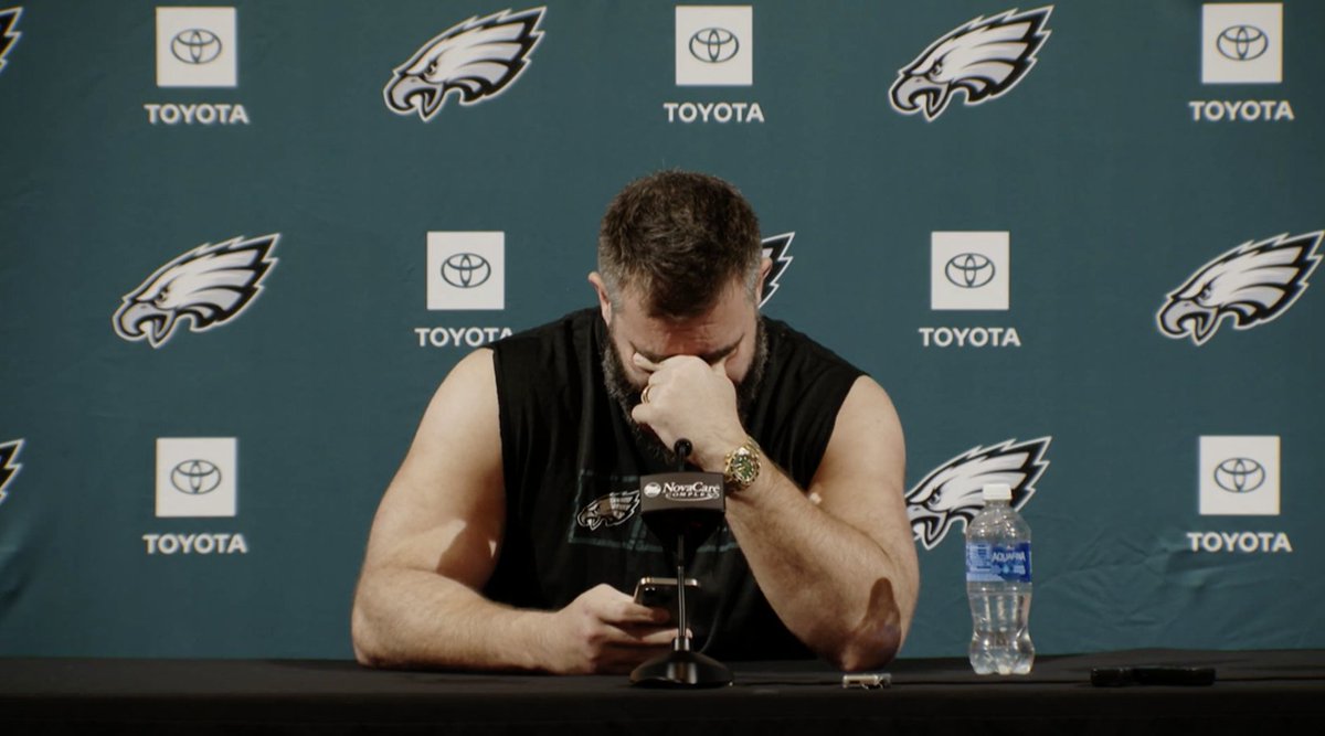 Anyone else shed tears watching #JasonKelce official retirement speech yesterday? linkedin.com/posts/shannonm…   
#Motivation #IntrinsicMotivation #Resilience #WorkEthic