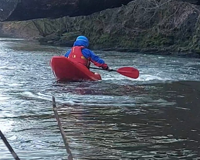 Brilliant intro to white water session with some of our #peakconnections members today. Water levels low but the group made the most of the day. Thanks @Ginnyallende for co leading. #TNLCommunityFund #reducinganxiety @BritishCanoeing @KeepBoltonMovin @BoostingBolton @TNLComFund