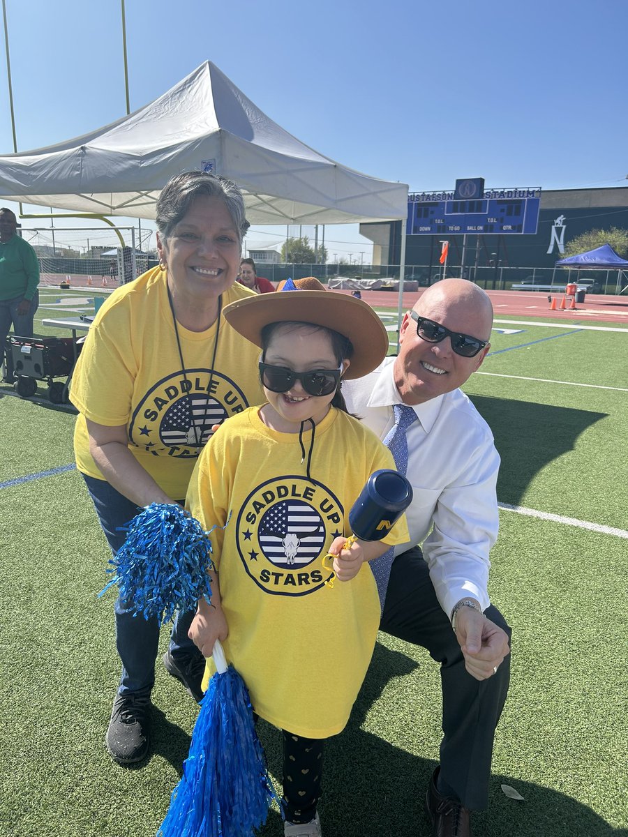 DeEstrada_'s tweet image. Special Olympics was sooo fun 🤍 #GostarsGo #MichaelElem