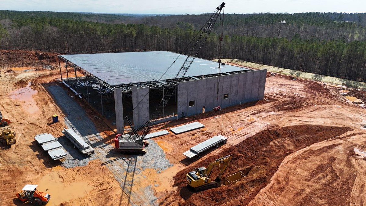 BlackwellSC's tweet image. This Elberton GA speculative building is looking good as it takes shape....

What do you think @ECGLocationGA ?

#econdev #siteselection