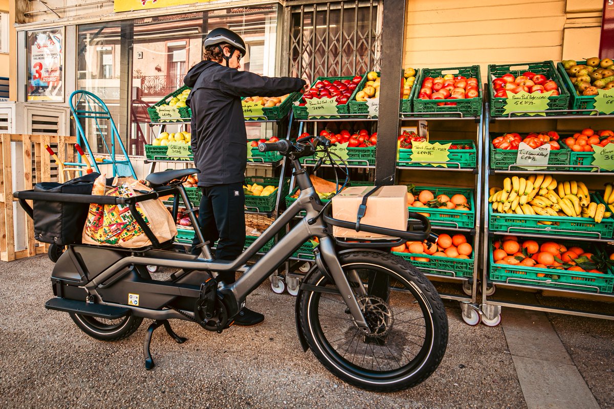 Doing some grocery shopping 🍅🍊 @iamspecialized Porto