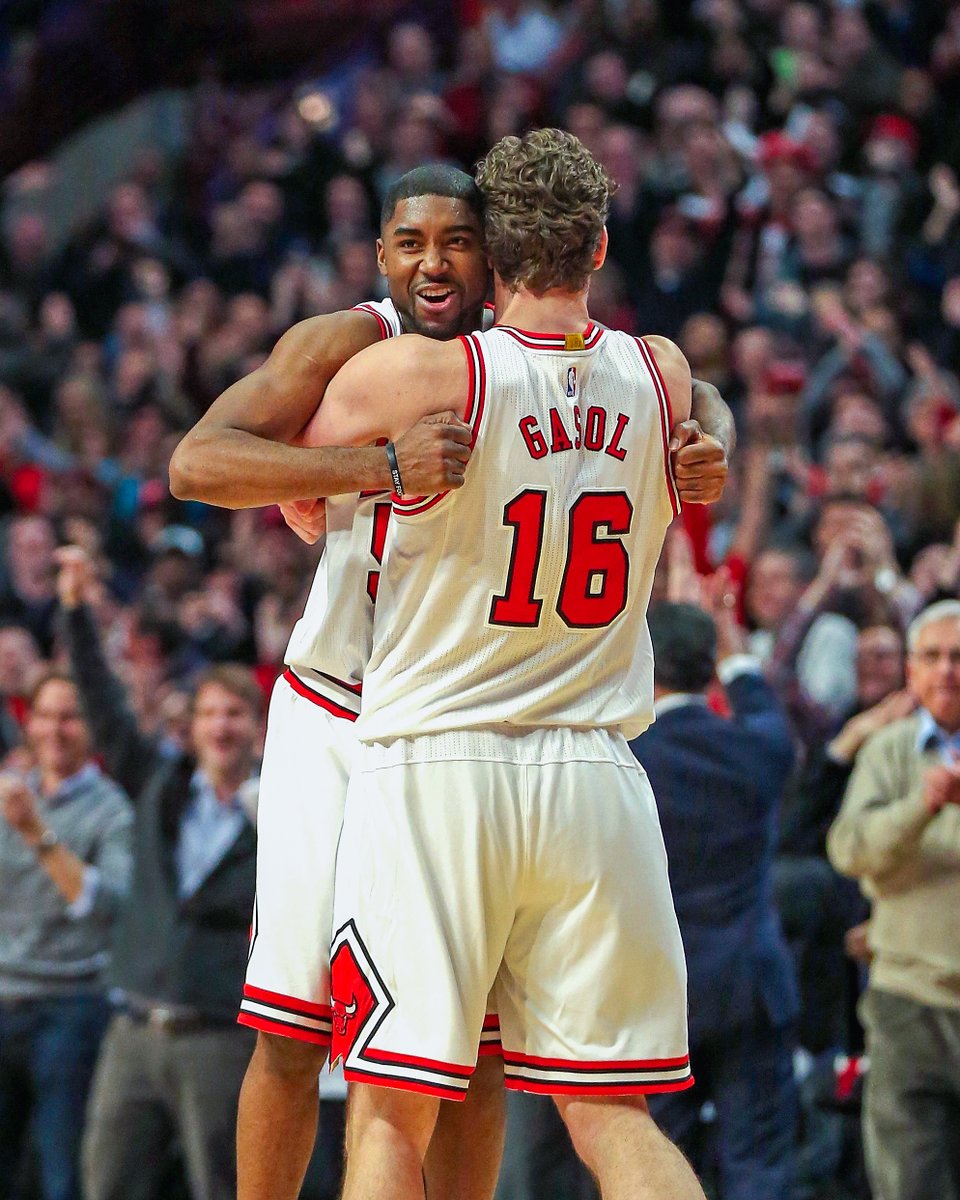 E'Twaun Moore against the Thunder: 🔥 19 points off the bench 🔥 9-10 FG and 1-2 3FG 🔥 2 steals and 1 block 🔥 Game-winner