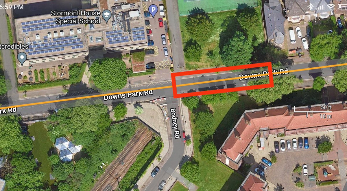 New pop-up modal filter on Downs Park Rd (future C23) for the next 10 months... due to Network Rail's 'reconstruction of failing tunnel' (Overground line) below. @hackney_cycling @raynoldchow @EdmondChuiHW @richardavsmith @joncstone