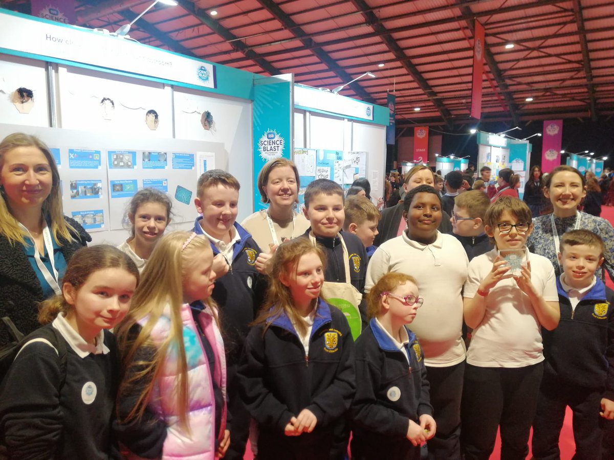 scoilchiarain1's tweet image. P4 had a fantastic time @esbscienceblast they presented their project on &quot;how clean is our classroom?&quot; so well and we got amazing feedback from our judge Yvonne Naughton. Well done on all their hard work. #ESBScienceBlast