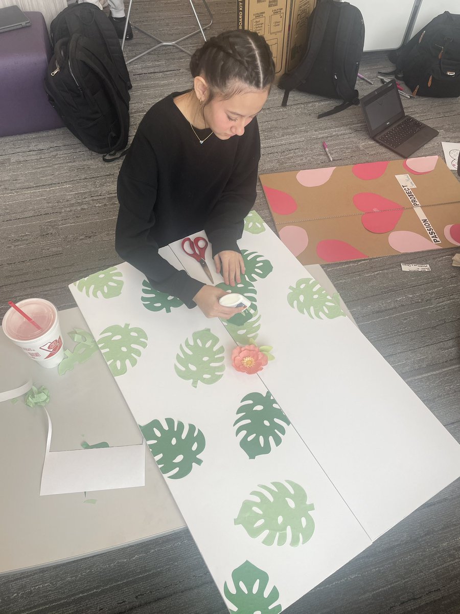 Calhoun_RE's tweet photo. It’s been so fun seeing these 8th grade passion projects come to life! Shout out to @StaffordClass for collaborating to use our maker space tools and supplies! #RushingAllAlways @ProsperRushing @PISD_Libraries https://t.co/xqrIGKIz5d