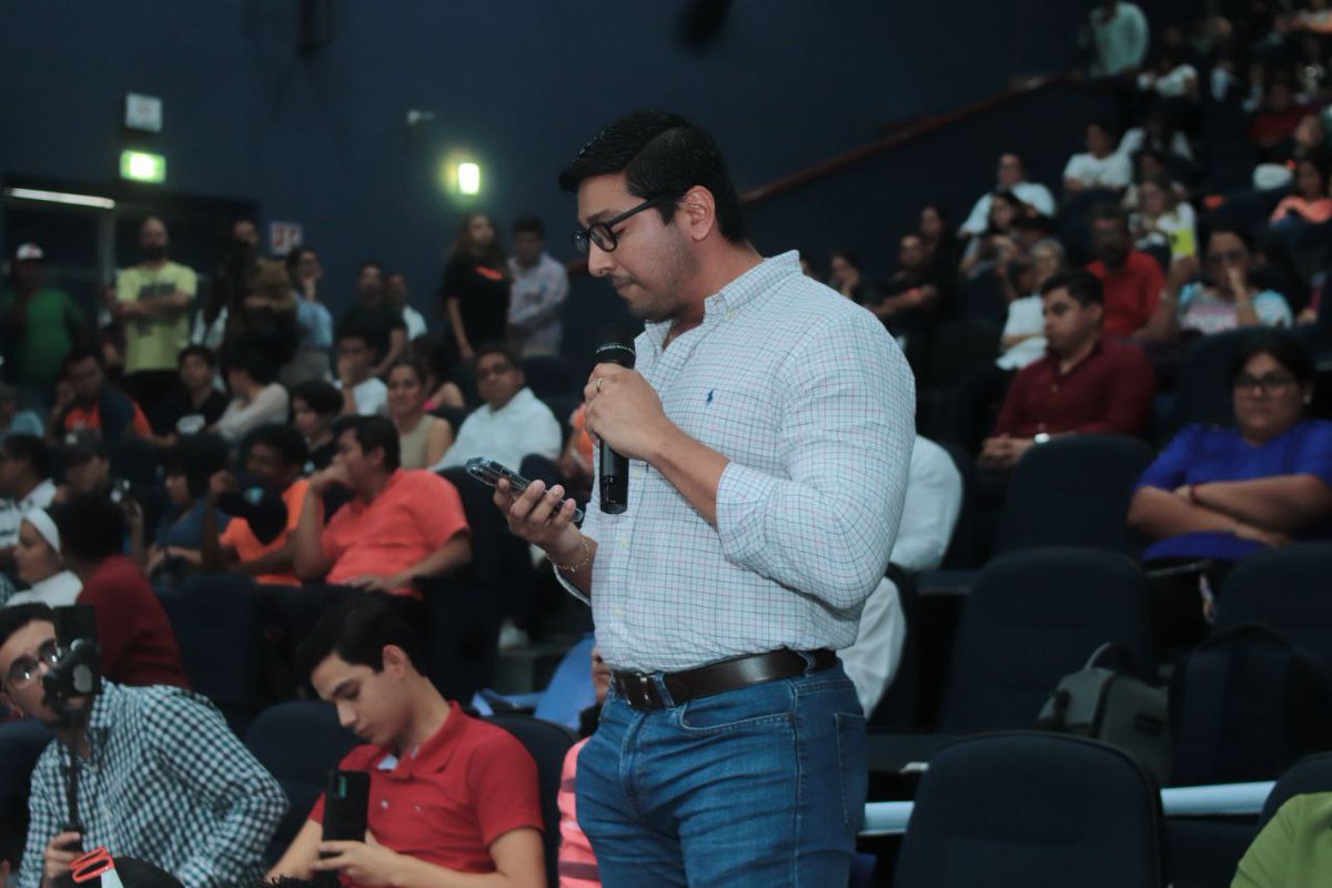 Encuentro con jóvenes universitarios en #Villahermosa #Tabasco, de nuestro candidato a la presidencia de México, Jorge <a href="/AlvarezMaynez/">Jorge Álvarez Máynez</a>.

Seguimos adelante con #LoNuevo🍊