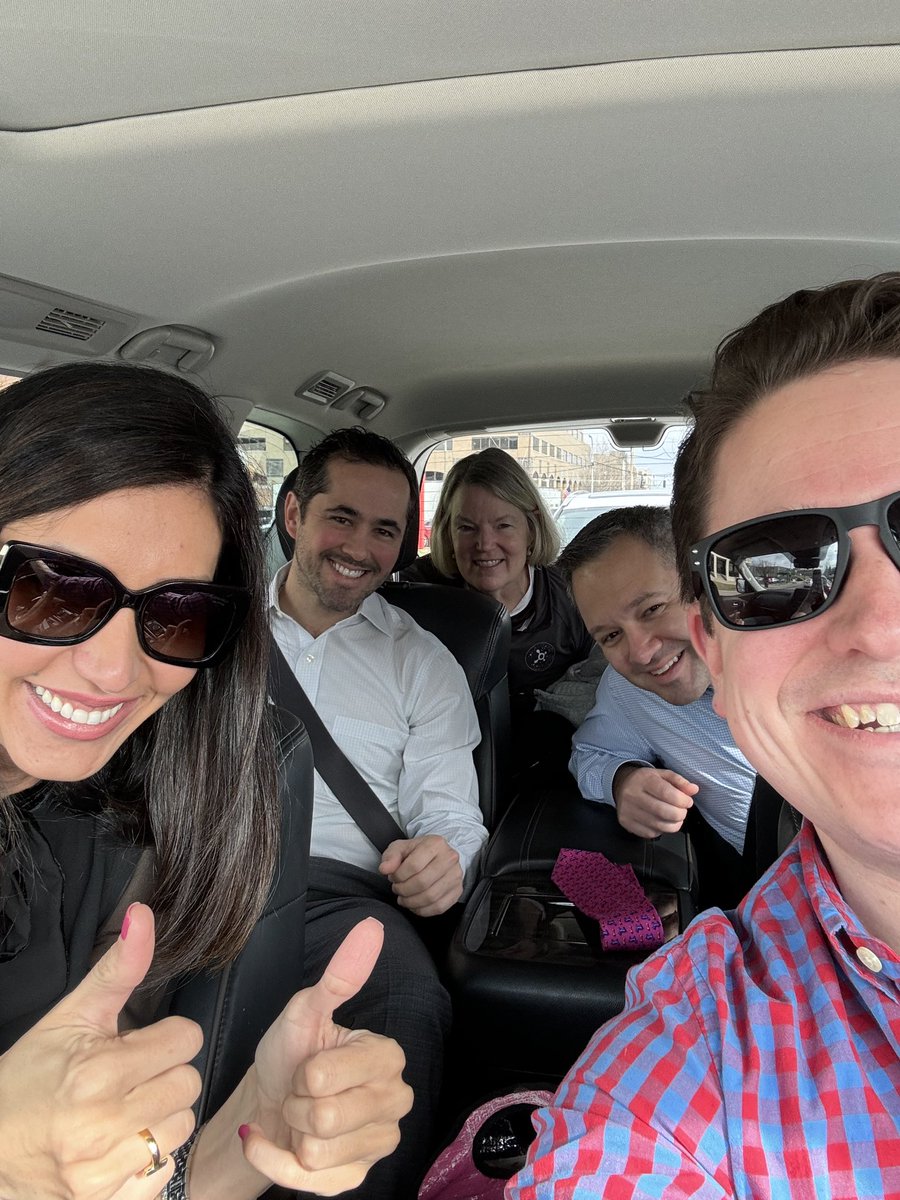 MaisamHaijaMD's tweet photo. #pancreas without #borders across states, #Kentucky #Tennessee #Ohio #teamstrong #collaboration for the best patient outcomes! https://t.co/9DerNXix5p
