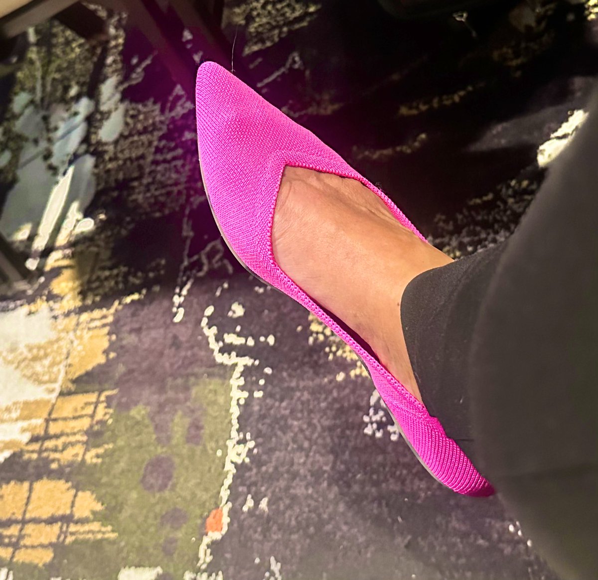 Since the boots were such a hit yesterday, I have to share some @rothys love today. I am out of Vegas practice. Comfy flats today, ftw! 
Obligatory ugly conference center carpet included. Ya welcome.