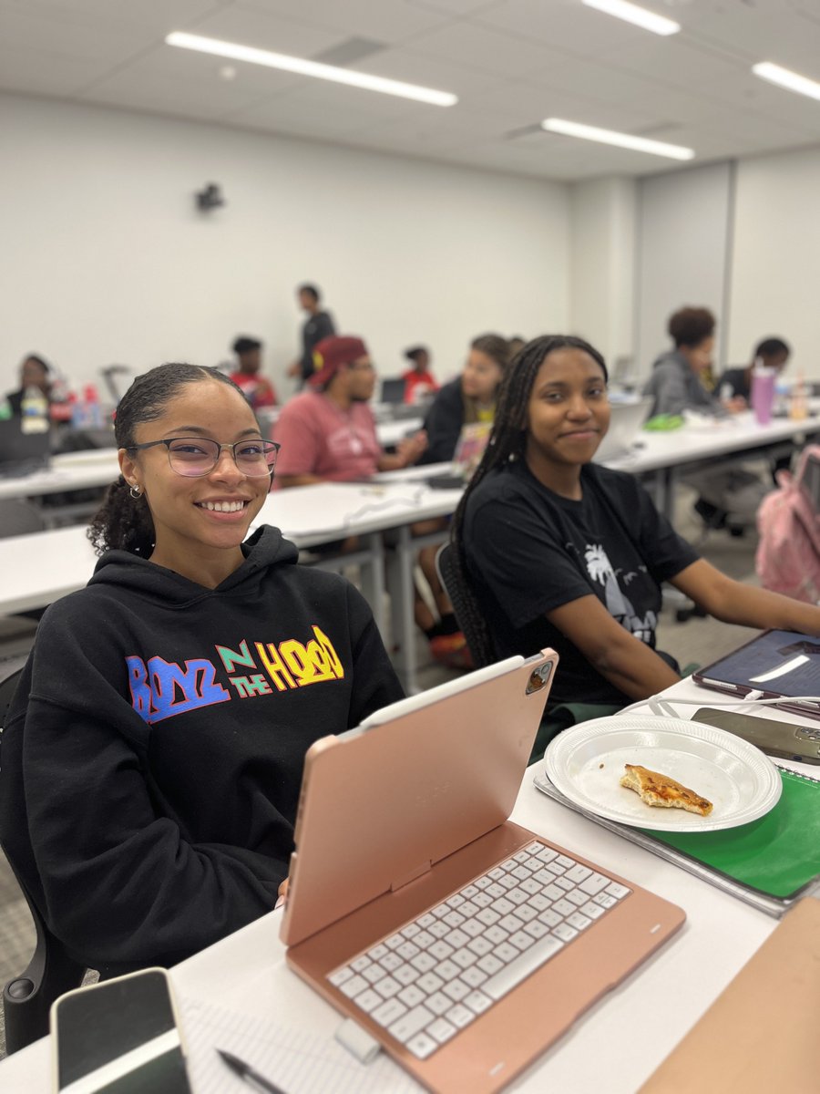 We were locked in with Geico for our Study Session last night! We were pleased to hear about Geico’s opportunities and their advice for approaching midterms! A huge thank you to @geico for the food, and AMAZING swag!

#PVNSBE