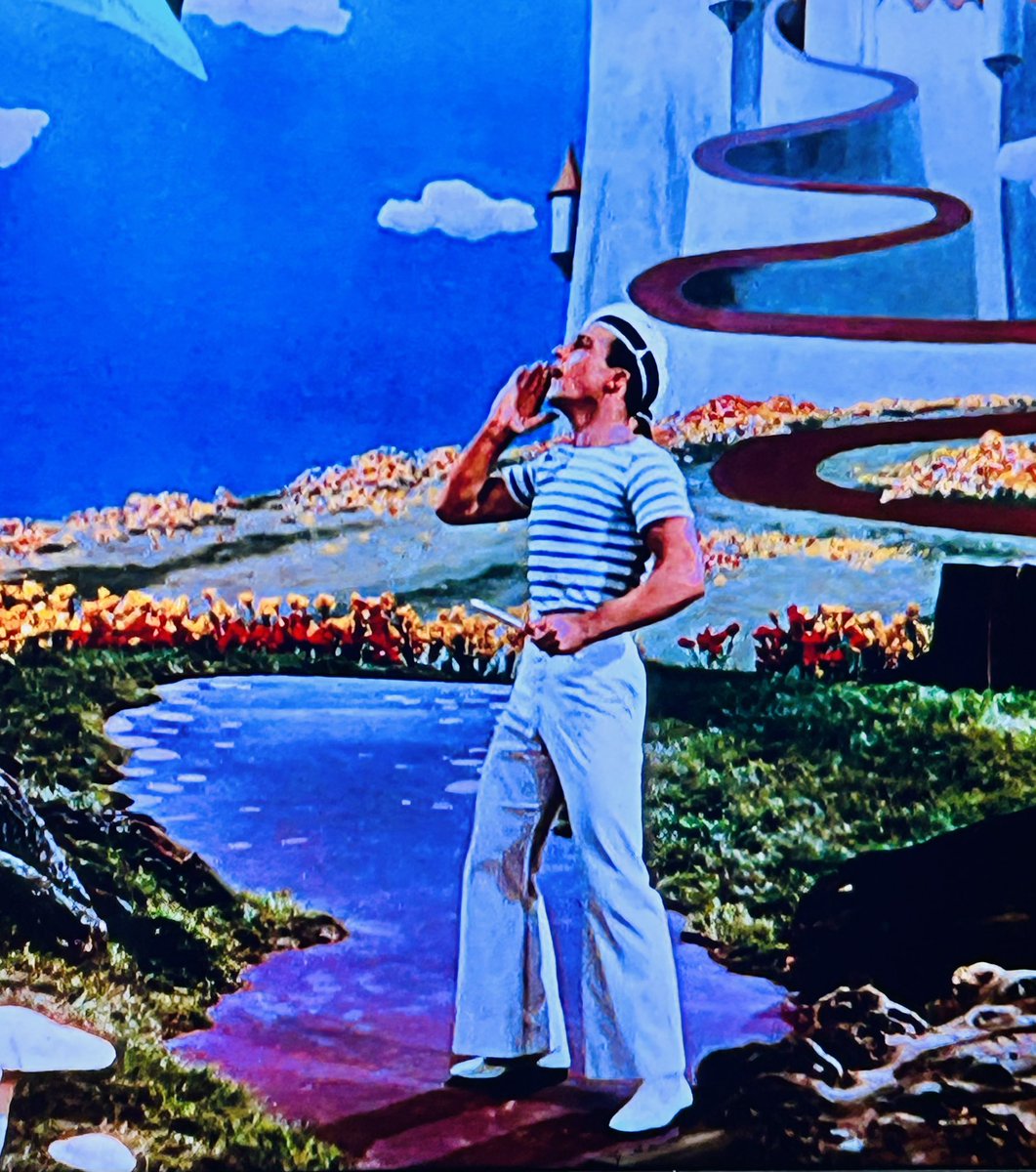 A horizontal striped t-shirt and wide legged trousers is my go-to outfit 90% of the time. #AnchorsAweigh #TCMParty