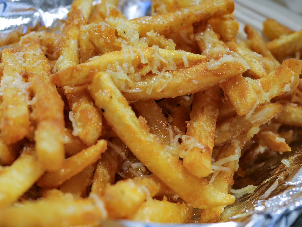 Upgrade your fries and make them garlic parmesan cheese. 🧀 🍟 
You’ll thank us for the suggestion. 😜

#garlicparmesan #cheesefries #fries #upgrade #tasty #friedfood #rafmanskitchenandsnax #bodega #ordernow #hendersoneats #smallbusiness