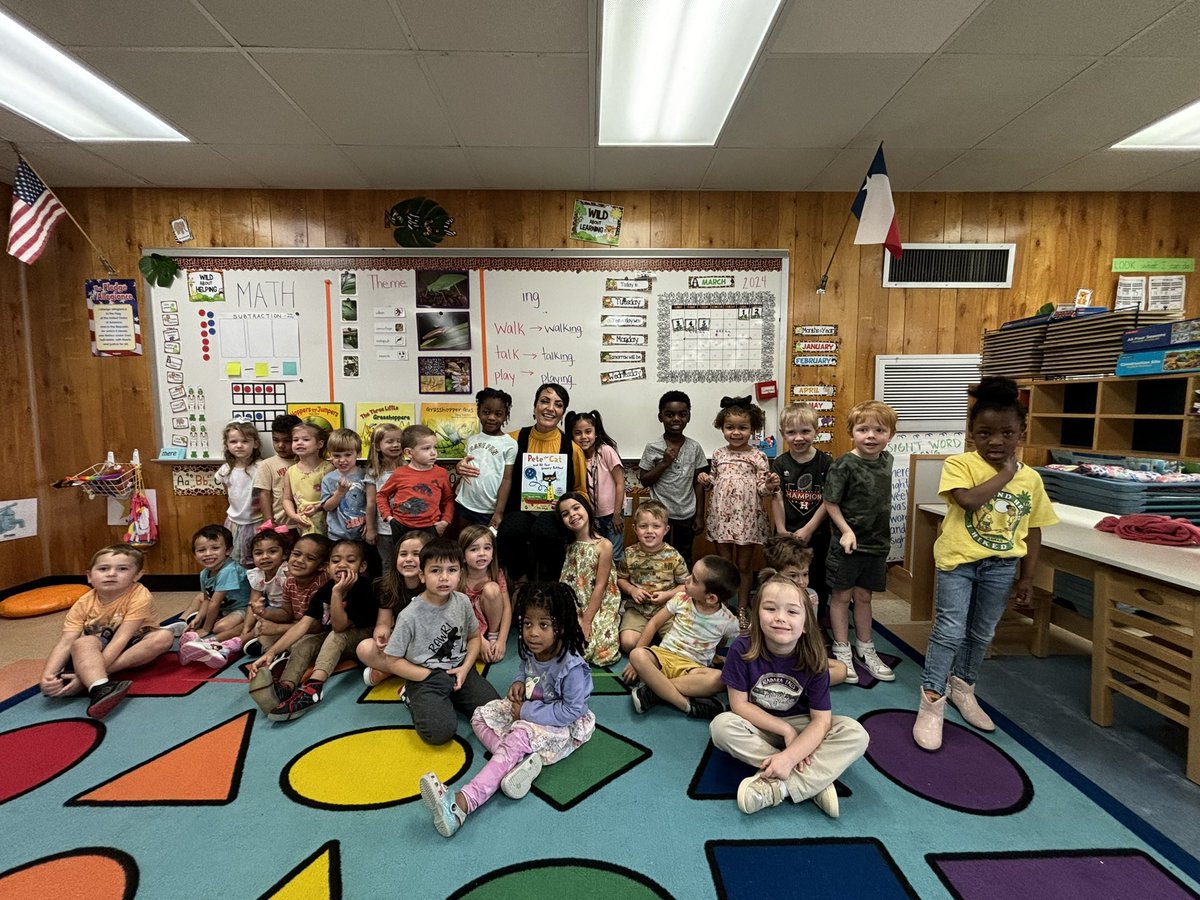 Thank you @CFISDNydia for coming by and sharing Pete the Cats Groovy Buttons, with us! We greatly enjoyed the visit. #BarkerELC #MsC #Prek #ReadAcrossAmericaWeek