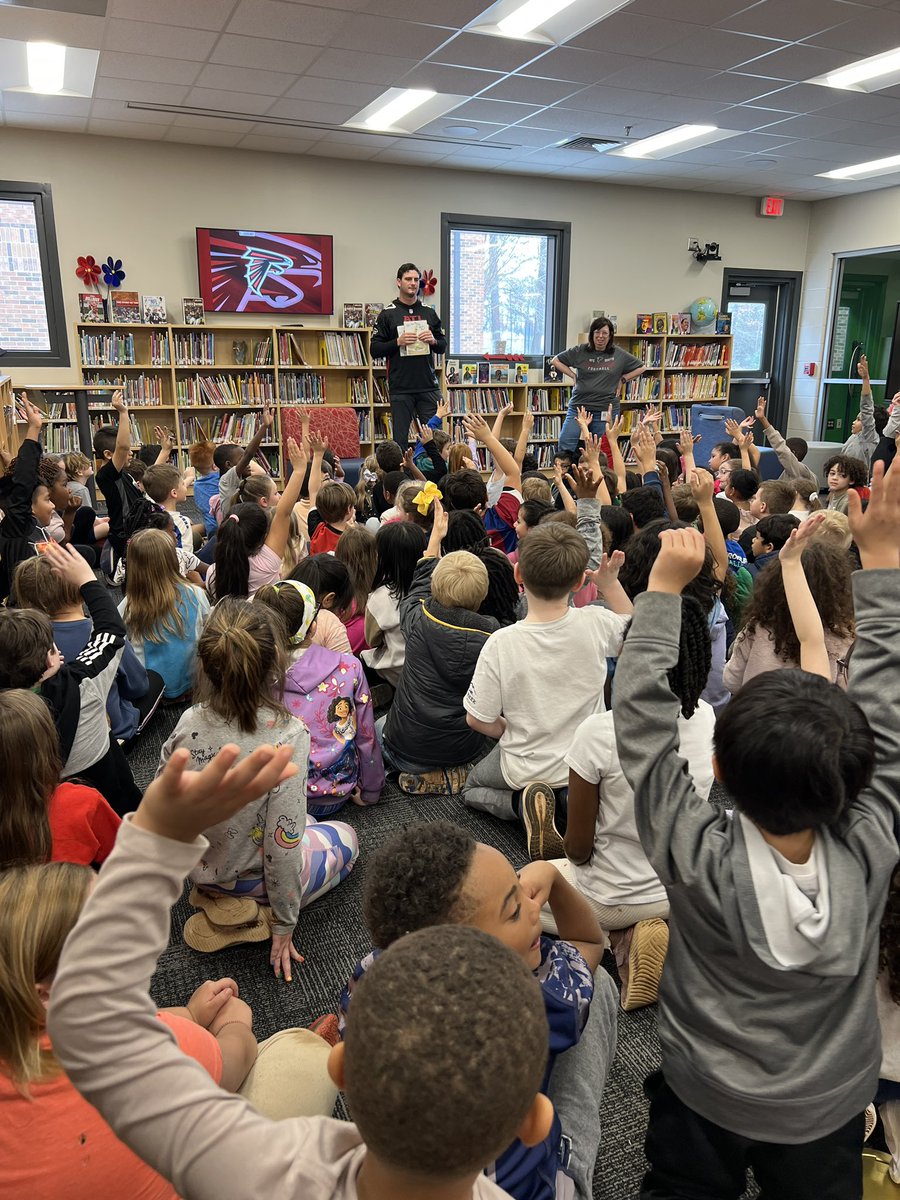 Read Across America Week 📚 John FitzPatrick spent time reading his favorite book, “Oh the Places You’ll Go” by Dr. Seuss this morning at Flowery Branch Elementary School!