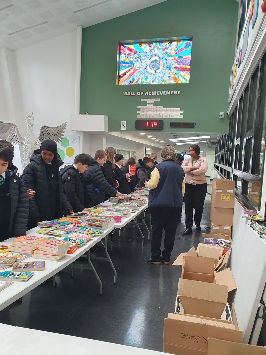 Dukes_AR's tweet photo. Day 2 of Duke's Book Week. A huge thank you to  @lonbookproject for their fantastic donation. Over 500 of our students took home a brand new book in our Big Book Giveaway. @Dukes_N17 @aldridgeonline https://t.co/uoy4wOVZSp