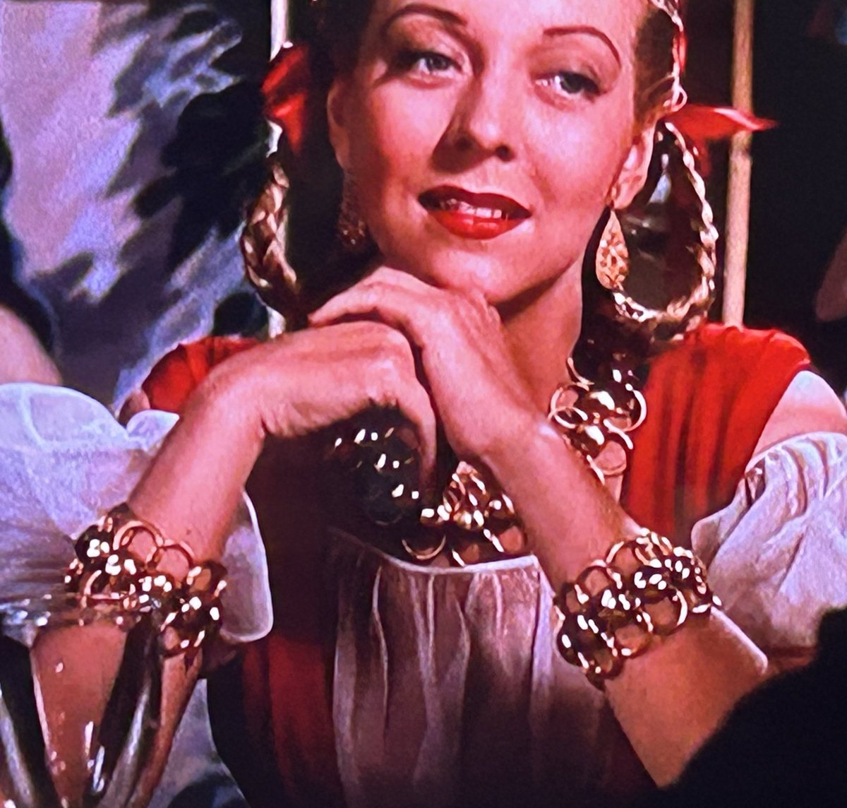I’m going to need this necklace and bracelet set. Thanks. #AnchorsAweigh #TCMParty