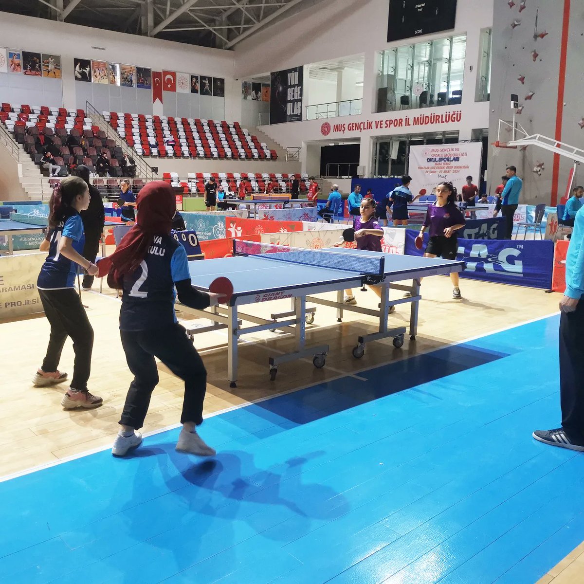 Okulumuz Muş'da düzenlenen Yıldız Kız Masa Tenisi Bölge Müsabakalarında 4.olmuştur. Öğrencilerimizi tebrik eder başarılarının devamını dileriz. Destekleri için Sn.Kaymakamımız Ali YILDIRIM'a ve Milli Eğitim Müdürümüz Sn.Mehmet ÖZMÜŞ'e teşekkür ederiz.<a href="/ali___yildirim/">Ali Yıldırım</a> <a href="/mehmetozmus_/">Mehmet ÖZMÜŞ</a>