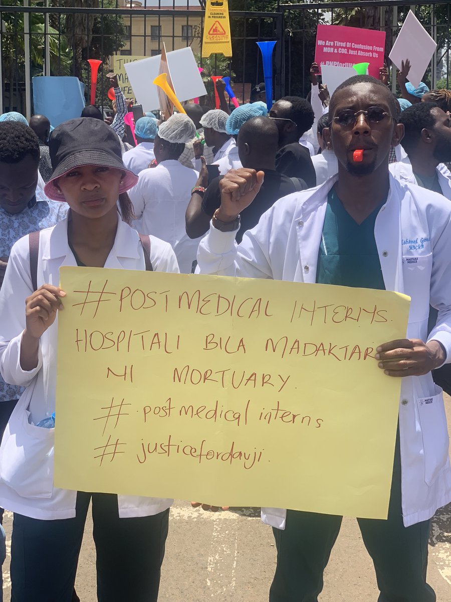 KarenjuJulius's tweet photo. Change does not roll in on the wheels of inevitability, but comes through continuous struggle - Martin Luther King Jr.
We continue to demand:
#postmedicalinterns
#justicefordavji
#paypostgraduatefees
#healthservicecommission https://t.co/E04Td9ZMaZ