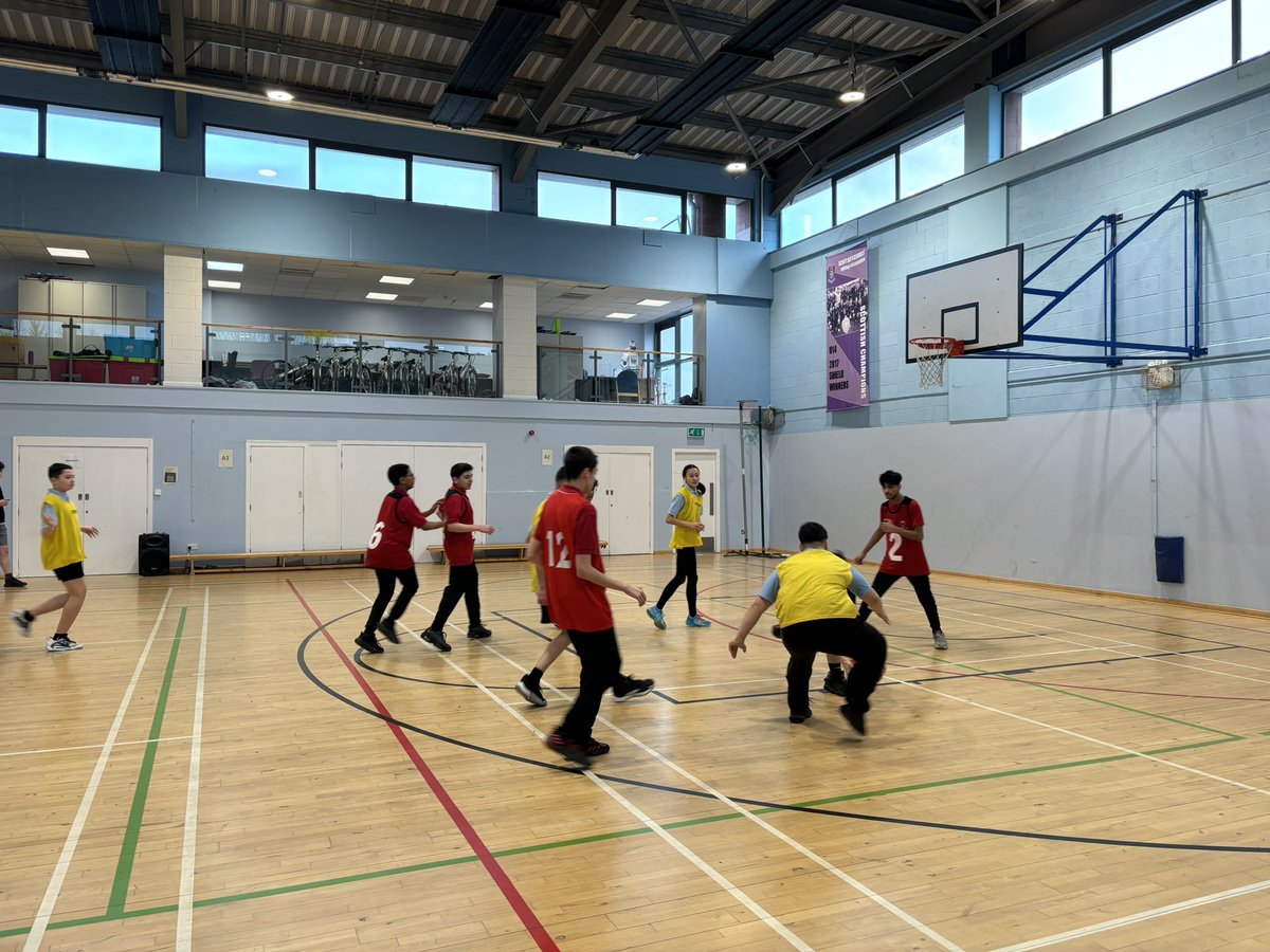 Thanks to <a href="/stninianshighpe/">St Ninian's PE & HWB</a> for hosting our u15s in a friendly game tonight!! Looking forward to playing the Glasgow Cup Final next week! 🏀