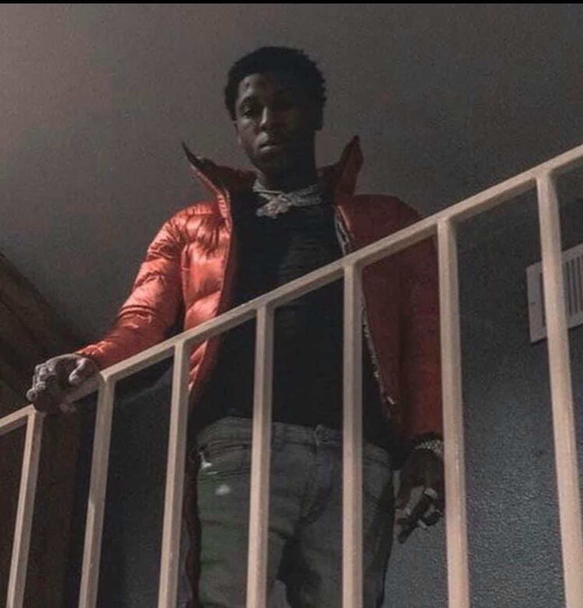gio__palace's tweet photo. me listening to my whole family downstairs talking shi about me https://t.co/qlMyFBSv6G
