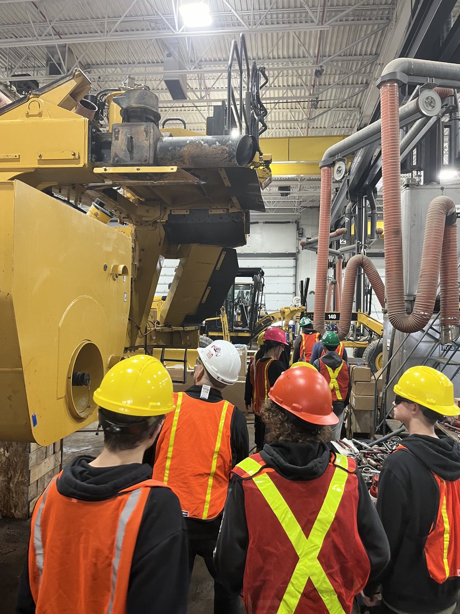 NS High Skills Major in Skilled Trades students on tour at Toromont CAT. Students from Shelburne Regional High learned about various trades/careers related to heavy duty equipment maintenance and repair. ⁦<a href="/BEC_NS/">Business Education Council</a>⁩ ⁦<a href="/kdsduncan/">Kim Duncan</a>⁩ ⁦@TCRCE_NS⁩ ⁦<a href="/DrBoulter/">ChrisBoulter</a>⁩