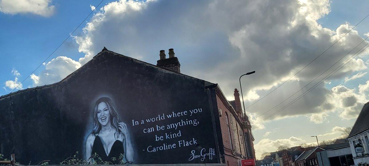 Worth remembering this..🤔
Clouding over in Ashton in Makerfield this afternoon..🌤
Just be kind eh...😉 cos its so easy to hurt someone's feelings..
#CarolineFlack
#StreetArt
#Mural
#Graffitti