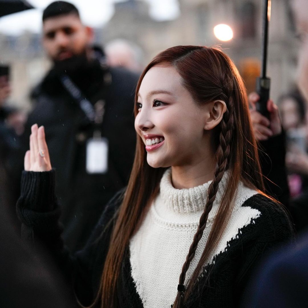viraltakes's tweet photo. Nayeon looks gorgeous at the Louis Vuitton show. https://t.co/RQfBoPSxtD