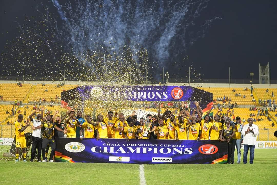 Badciss's tweet image. L&apos;ASEC Mimosas vainqueur de la President&apos;s CUP 😍
#ASEC #Mimos