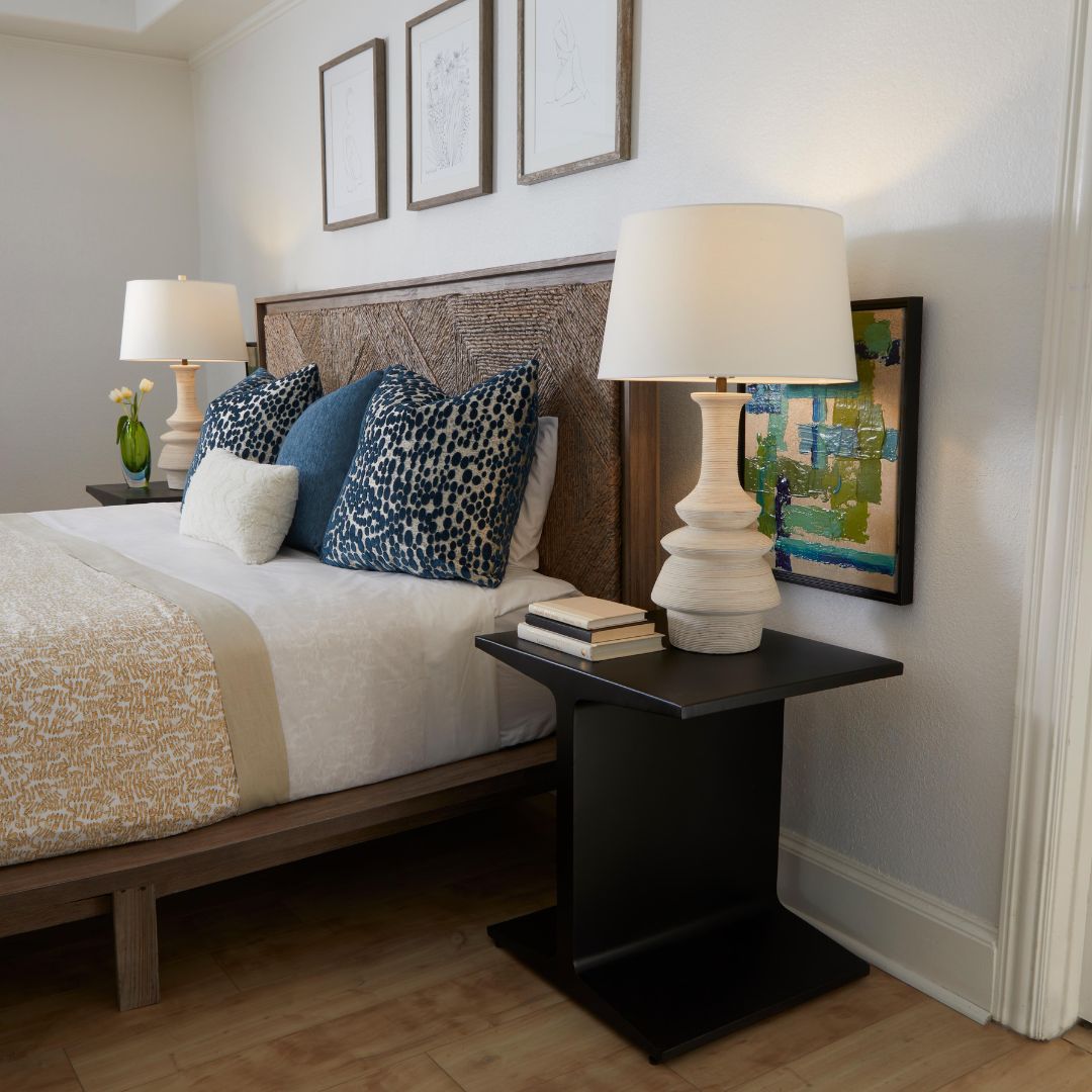 CyanDesignHome's tweet image. Harmony in design! ✨ Milos Ottoman, hand-woven Bac-Bac around a hardwood frame, meets the vintage-inspired Barcelona Table Lamp and the minimalist Anvil Side Table. Perfectly scaled for a king-size bed or any corner of your space. 🌿💡 

#cyandesignhome #cyandesigntransformed