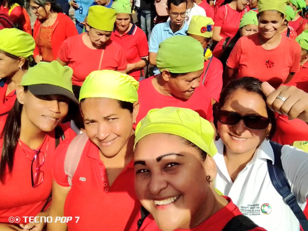 Cnae1Anzoategui's tweet photo. #Anzoátegui | Desde el municipio #Freites la inspectora de la CNAE y las cocineras de la patria participaron en una caminata que se realizó en conmemoración a los 11 años de siembra del cmdte eterno, Hugo Chávez Frías.
@NicolasMaduro
@_LaAvanzadora
#AmorIrreductibleYEterno https://t.co/4YnDagtq1R