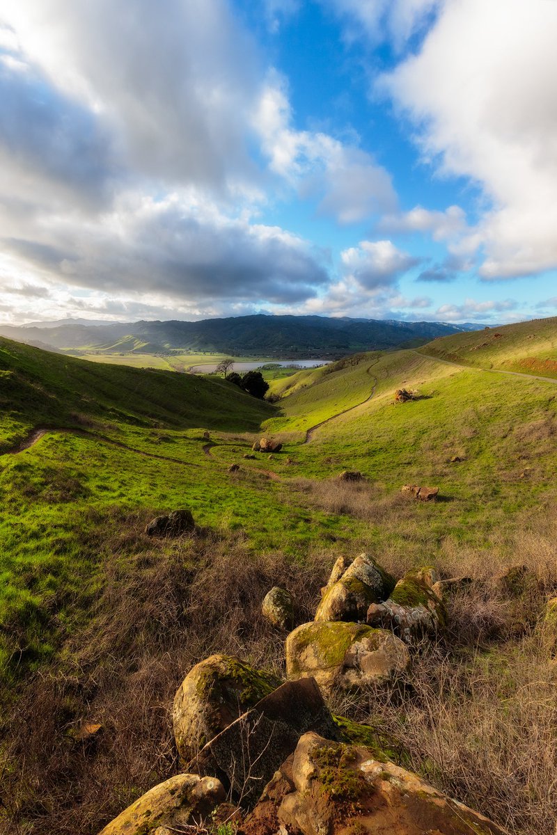 The green hills at Lagoon Valley are back! Beat the rain and enjoy hiking trails, loop the lagoon, kids park &amp; more⛰️🌸🌳

#vacaville #ilovevacaville #visitvacaville