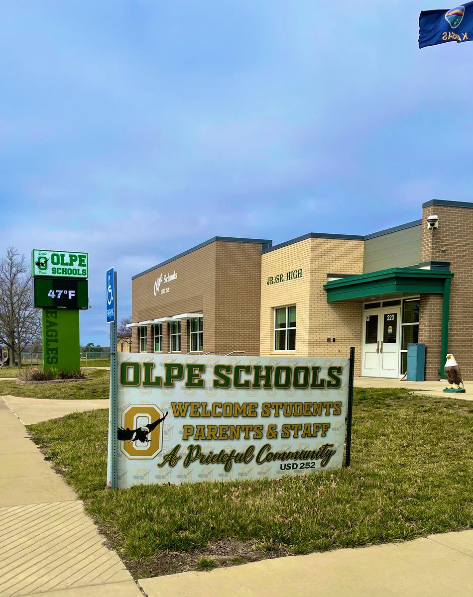 I presented to Olpe High School on distracted driving this morning. #DitchTheDistractions or you might end up in a ditch!