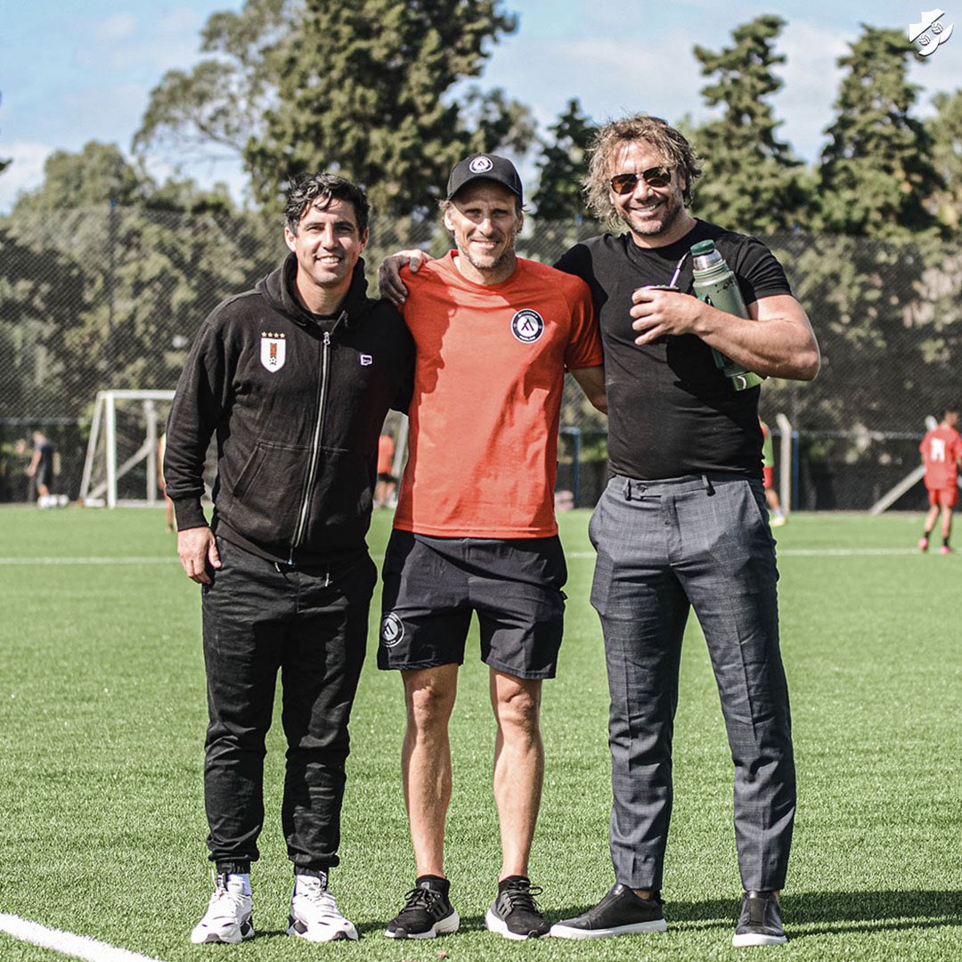 Gracias por la visita al Complejo para conocer DFC y la Academia Forlán! 😉