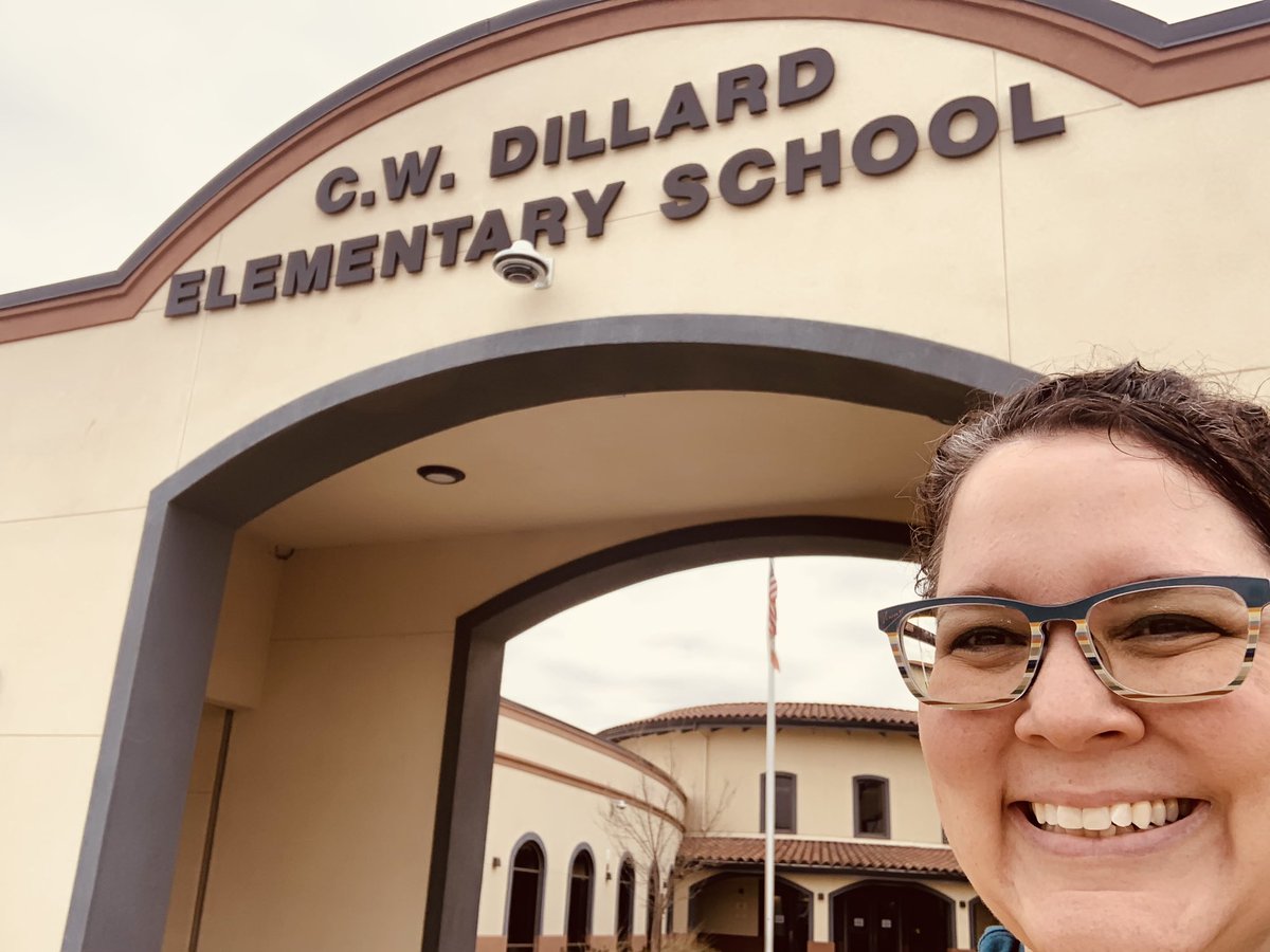 I had a BLAST visiting DILLARD ELEMENTARY today! Thanks so much for having me—and for all your great questions (especially the ones about my dogs! 😂).